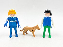 Playmobil човечета 2 бр с куче