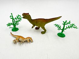 Динозаври с дърво