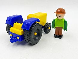Трактор с човек